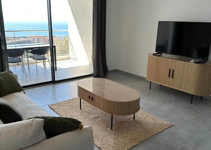 T2 Vue Apartment